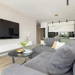 Comfortable Apartment, River View, Indoor Pool Apartamento