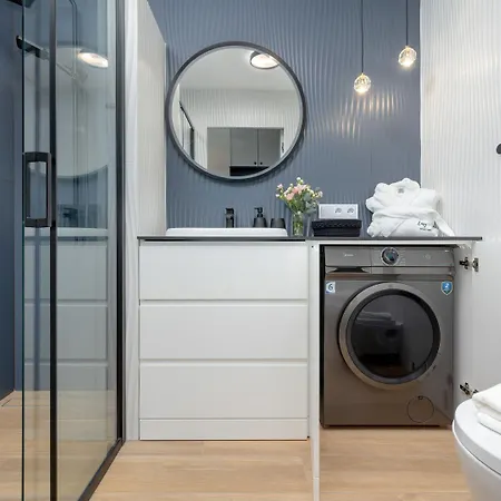 Comfortable Apartment, River View, Indoor Pool アパート *